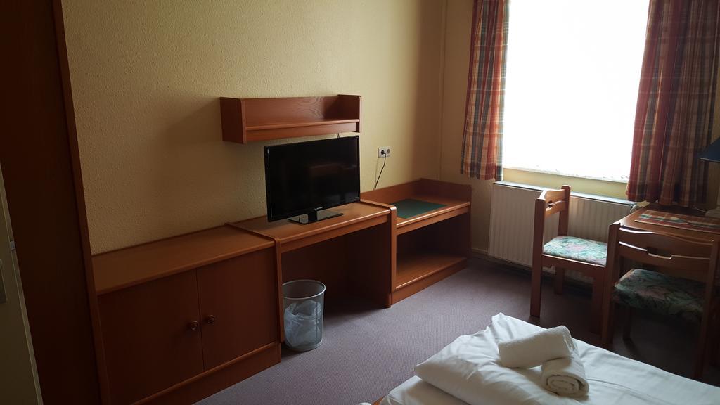 Hotel Ratskeller لوشو الغرفة الصورة