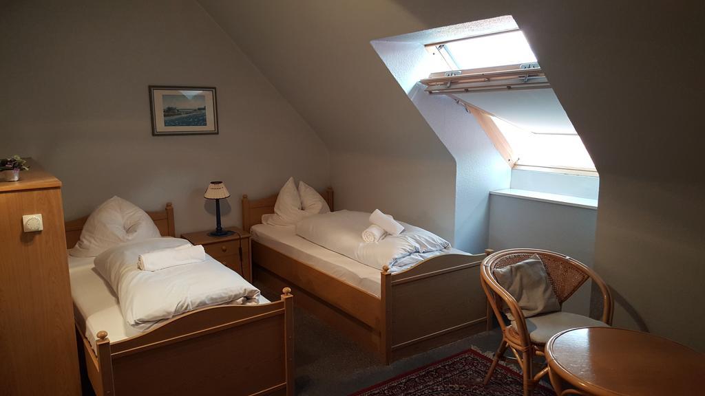 Hotel Ratskeller لوشو الغرفة الصورة